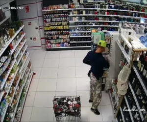 Gliwice: Złodziej wszedł do sklepu jak po swoje. Myślał, że w maseczce nikt go nie rozpozna [ZDJĘCIA, WIDEO]