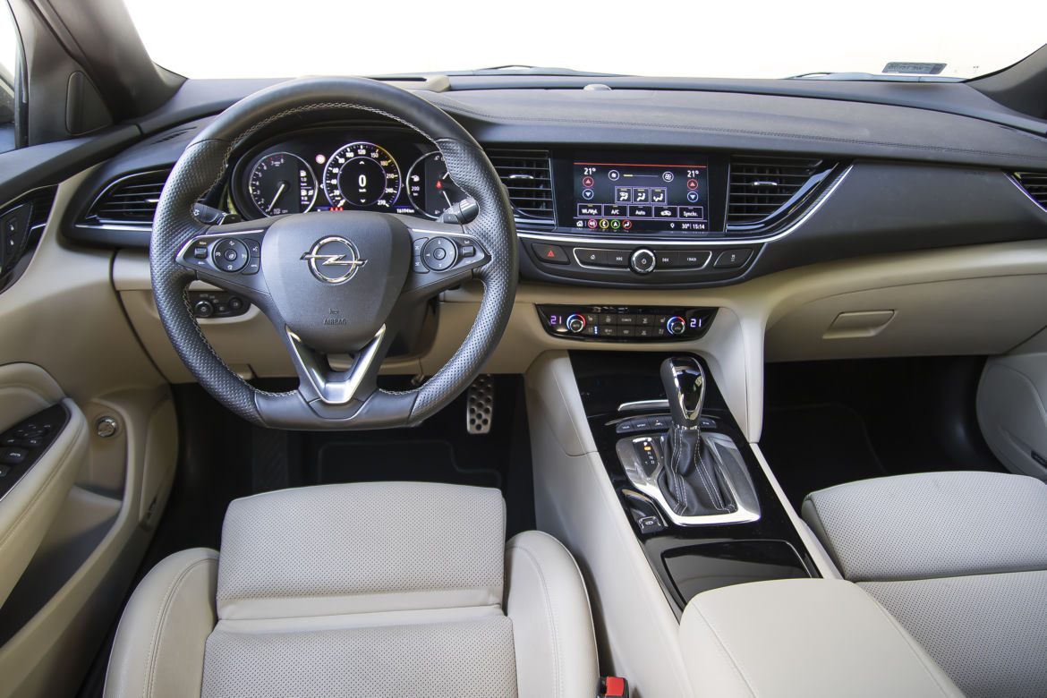 Opel Insignia Country Tourer 1.6 Turbo 200 KM A6