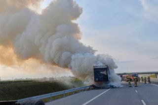 Pożar naczepy spowodował utrudnienia na A2 w powiecie siedleckim
