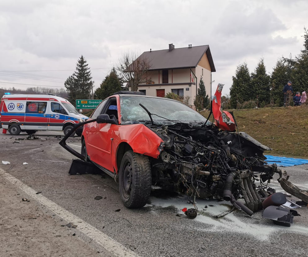Groźny wypadek na DW 977 w Zabłędzy