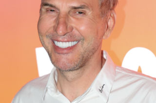 Krzysztof Gojdź chwali się zębami za 100 tysięcy złotych! Tak szczerzył się na ściance