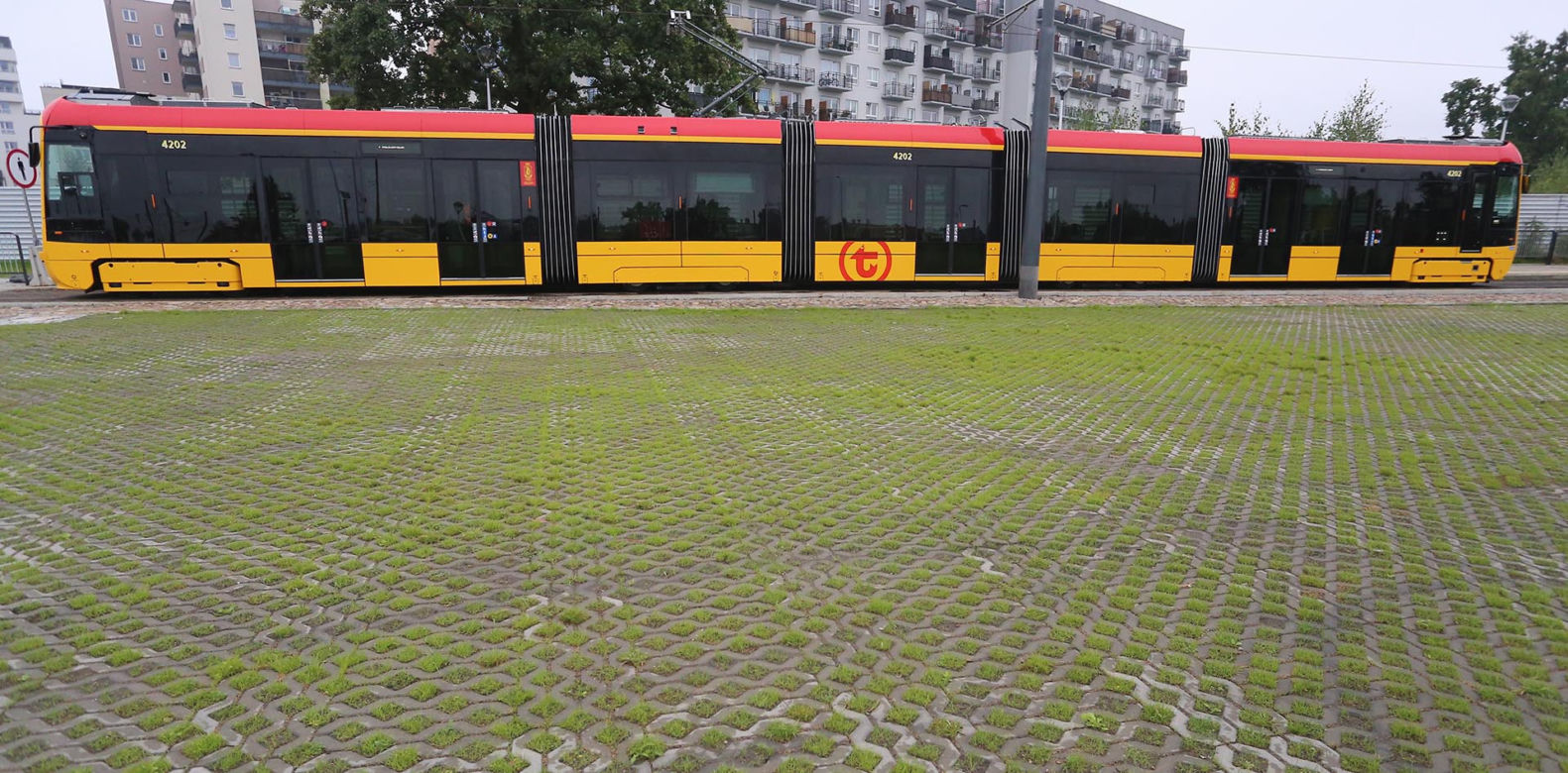 Nowy tramwaj wyjechał warszawskie tory! 