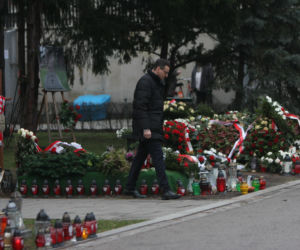 Premier modlił się przy grobie ojca