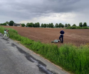 Policjant dopadł motocyklistę... na rowerze! Niecodzienna akcja w Warmińsko-Mazurskiem