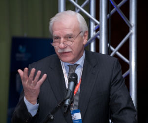 Andrzej Olechowski
