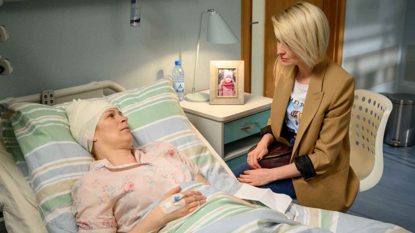 Barwy szczęścia odc. 2115. Iza Małek (Agnieszka Warchulska), Bożena (Marieta Żukowska)
