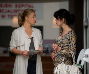 Lekarze 5 sezon odc. 9 (odc. 61). Iza (Katarzyna Warnke), Irmina (Żaneta Łabudzka)