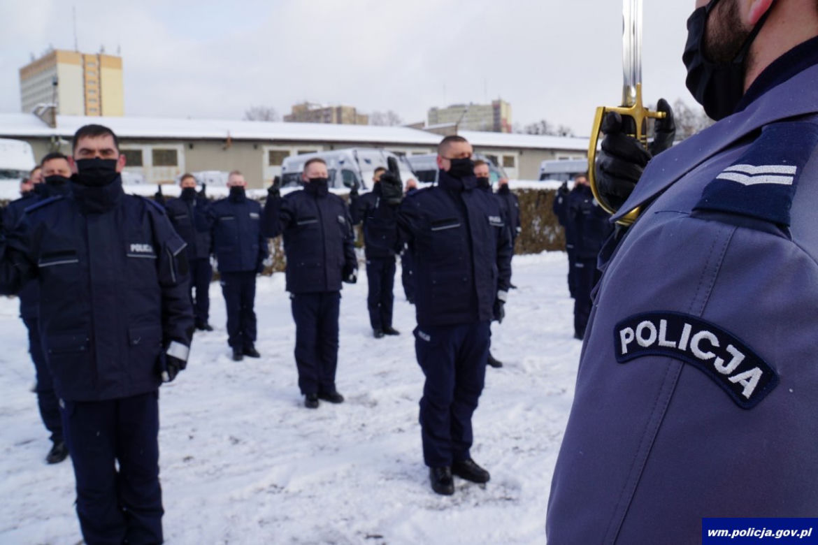 Nowi policjanci na Warmii i Mazurach. Ślubowało aż 80 funkcjonariuszy [ZDJĘCIA]