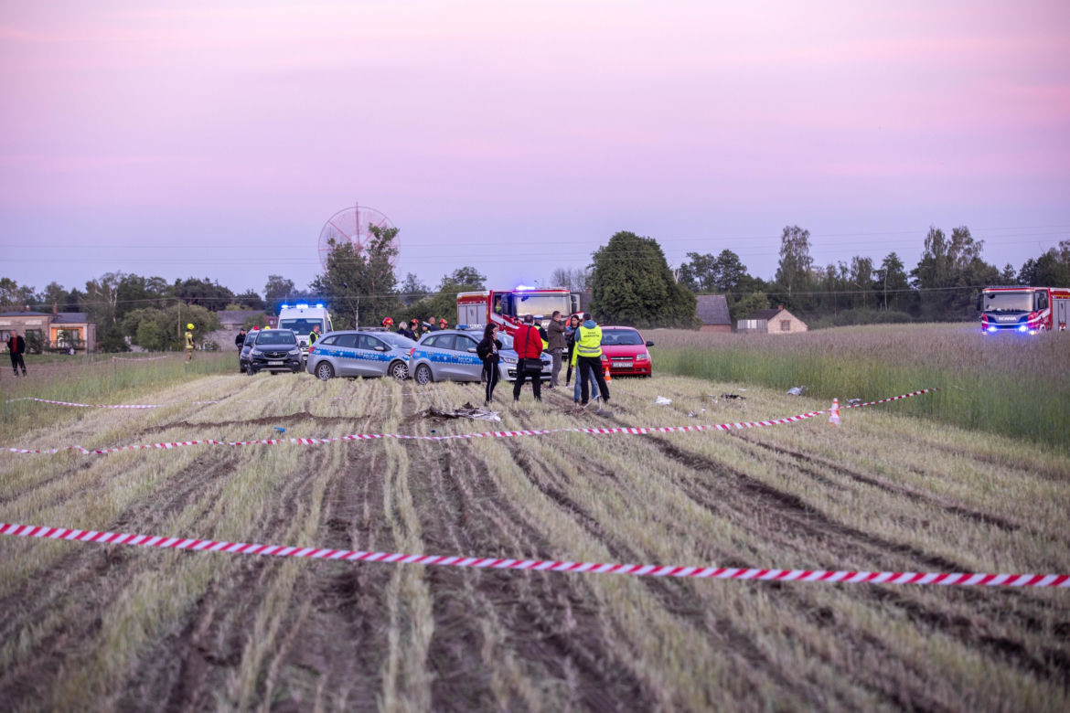 Katastrofa lotnicza w Rębielicach Królewskich. Rozbiła się awionetka, dwie osoby nie żyją 