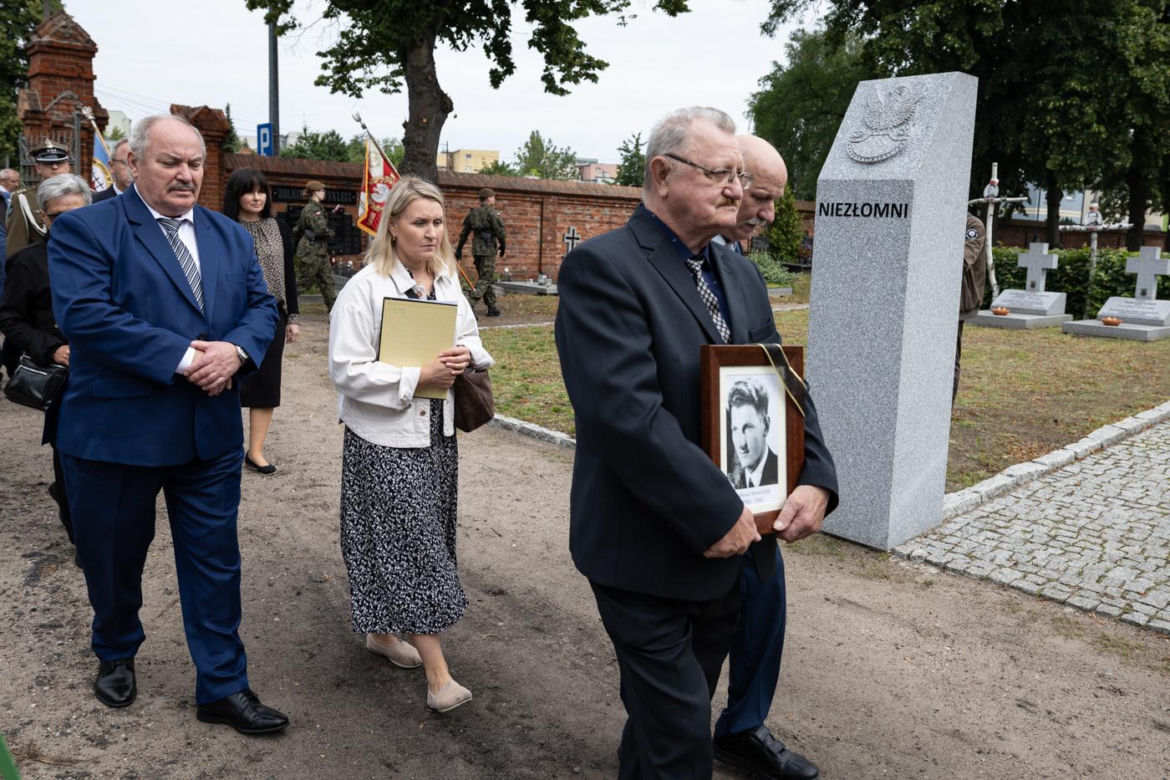Po 80 latach doczekał się godnego pochówku. „Sosna” spoczął wśród żołnierzy niezłomnych w Bydgoszczy