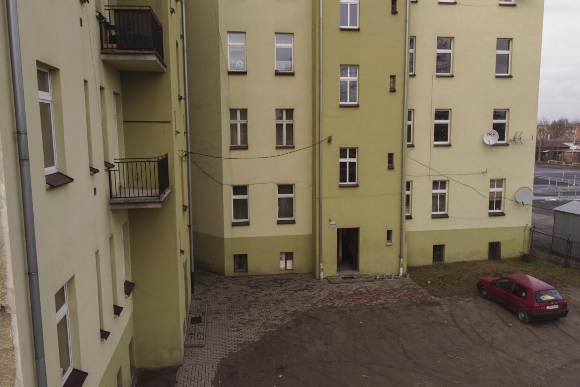 Dawid G. przez miesiąc mieszkał ze zwłokami. Teraz prawda wyszła na jaw [ZDJĘCIA]