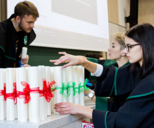 Białystok. LO Politechniki Białostockiej. Ślubowanie uczniów klas pierwszych