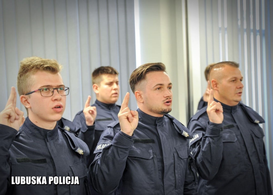 Ślubowanie nowych policjantów w Komendzie Wojewódzkiej Policji w Gorzowie Wlkp.