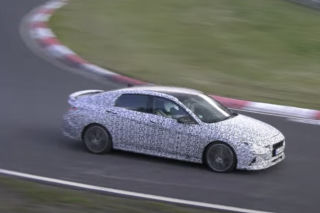 Samochód działkowca? Nie w tym wydaniu! 275-konny Hyundai Elantra N szaleje po Nurburgringu
