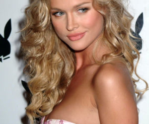 Joanna Krupa - lekarz zniszył jej twarz