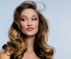 „Skincare” dla włosów – najgorętszy trend na zimę 2026. Ekspertka douglas typuje kosmetyki do włosów, które działają jak najlepsze serum do twarzy