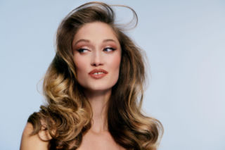 „Skincare” dla włosów – najgorętszy trend na zimę 2026. Ekspertka douglas typuje kosmetyki do włosów, które działają jak najlepsze serum do twarzy