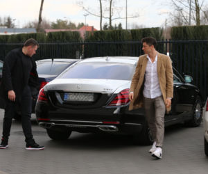 Robert Lewandowski przyjechał Mercedesem-Maybachem na zgrupowanie kadry
