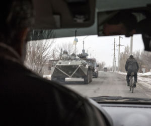 Konflikt wewnętrzny: Wyjątkowa wystawa zdjęć krakowskiego reportera [GALERIA]