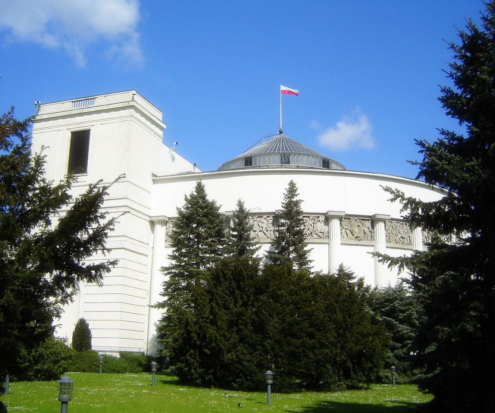 [QUIZ] Nie po raz pierwszy staje mi... - znacie wpadki polskich polityków?