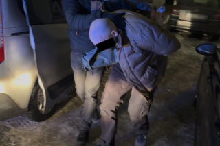 Seria włamań w Warszawie. Policjanci czekali, aż złodzieje opuszczą okradzioną posesję