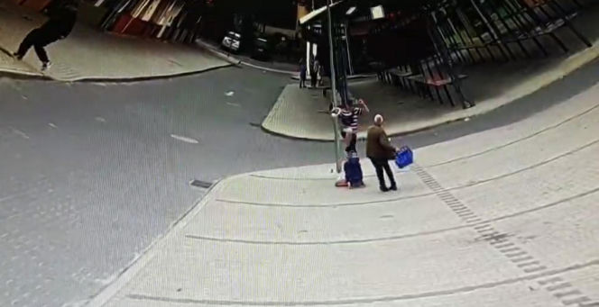 W kilkadziesiąt sekund zabił pana Franciszka. Wstrząsający film z targu w Rawie Mazowieckiej