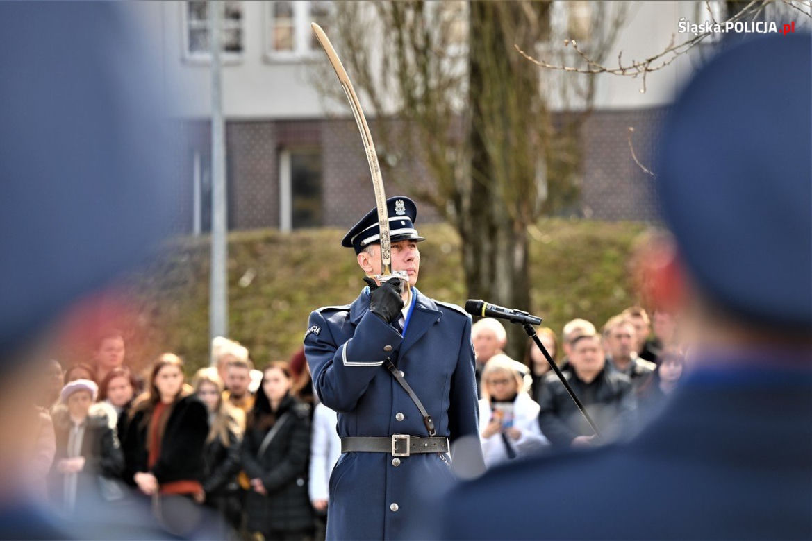Śląska Policja przyjęła 84 policjantów. Wśród nich jest 15 kobiet