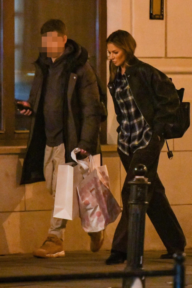 Anna Lewandowska parkuje na zakazie