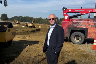 Burmistrz rzucił się na mieszkańca na obradach rady miasta w New Jersey