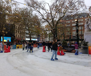 Jest rozmach! - tak polscy turyści oceniają świąteczny jarmark w Londynie. Kramy stoją też przy słynnym London Eye – z widokiem na Big Bena. Zobaczcie nasze zdjęcia! 