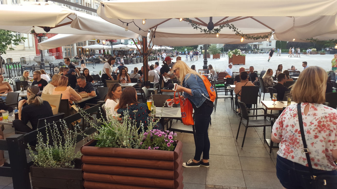 Ekipa Eska Summer City w bydgoskim pubie TRAVA