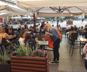 Ekipa Eska Summer City w bydgoskim pubie TRAVA