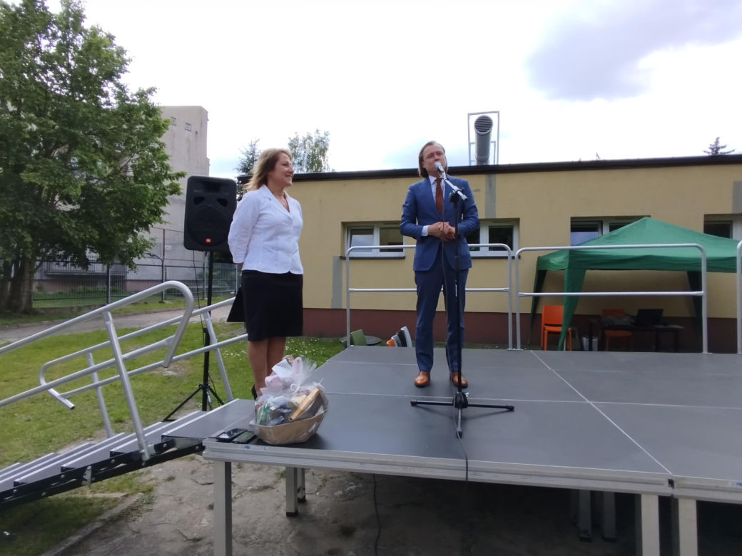 Przez lata ŚDS w Siedlcach działał w dwóch lokalizacjach, teraz już oficjalnie funkcjonuje w jednym miejscu, w budynkach dostosowanych do potrzeb osób z niepełnosprawnościami. 
