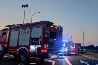 Tragedia pod Wrocławiem. Motocykl wbił się w punto i stanął w płomieniach 