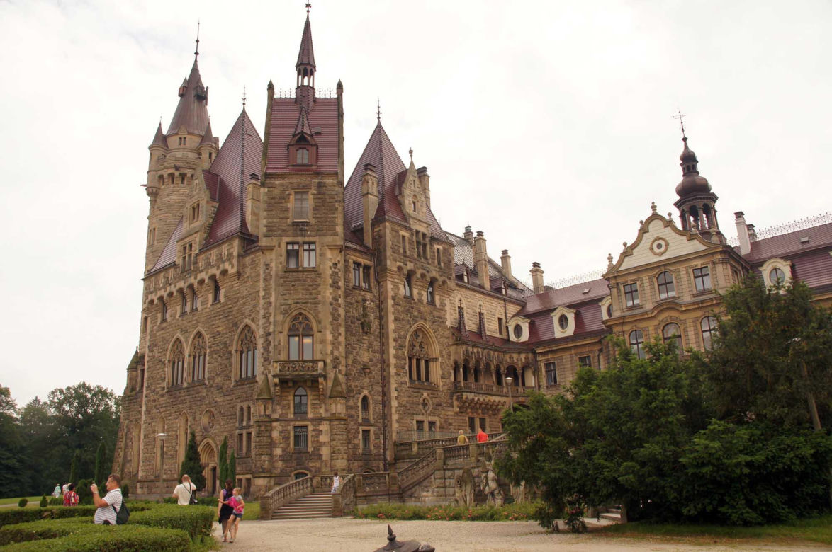 Pałac w Mosznej