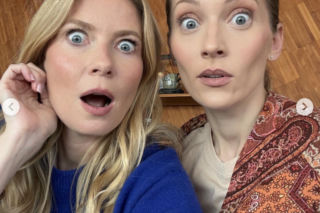 Barwy szczęścia. Renata (Anna Mrozowska), Dominika (Karolina Chapko)
