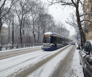 Atak zimy w Krakowie. Miasto sparaliżowane, IMGW ostrzega