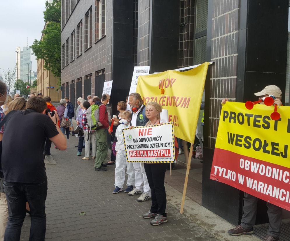 Protest mieszkańców Wesołej przeciwko WOW