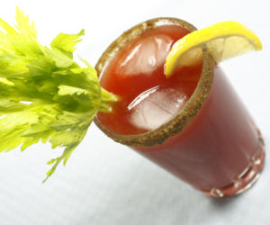 Szklanka highball - Krwawa Mary