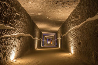 Kopalnia Soli Wieliczka. Co naprawdę skrywa się 100 metrów pod ziemią?