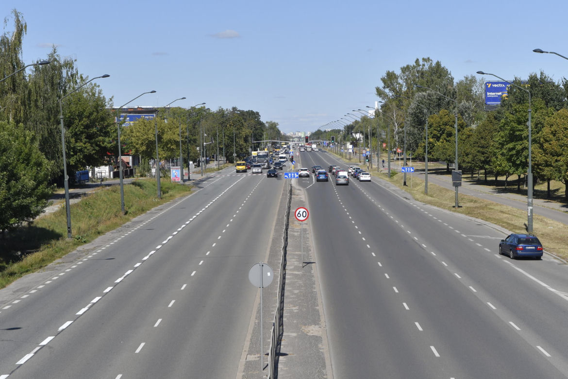 Zarząd Dróg Miejskich wyznacza 10-kilometrowy buspas na ul. Puławskiej. Kierowcy są wściekli!