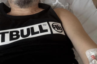 Polski gwiazdor rocka trafił do szpitala. Szokujące doniesienia!