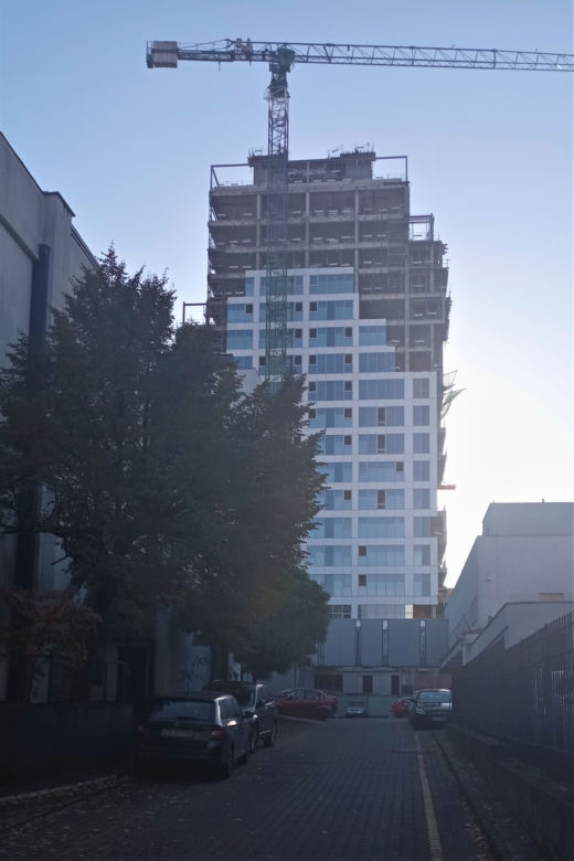 Dawny wieżowiec TVP zmienia się w apartamentowiec