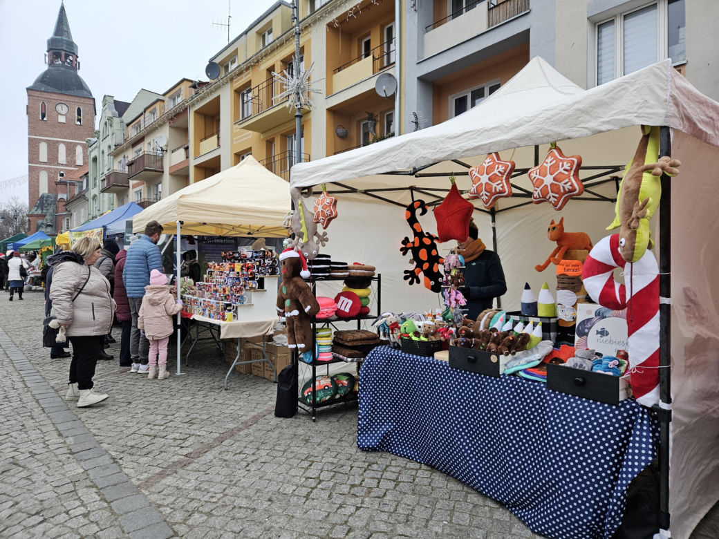 Jarmark Świąteczny w Biskupcu. Na scenie wystąpił zespół Arka Noego [ZDJĘCIA]
