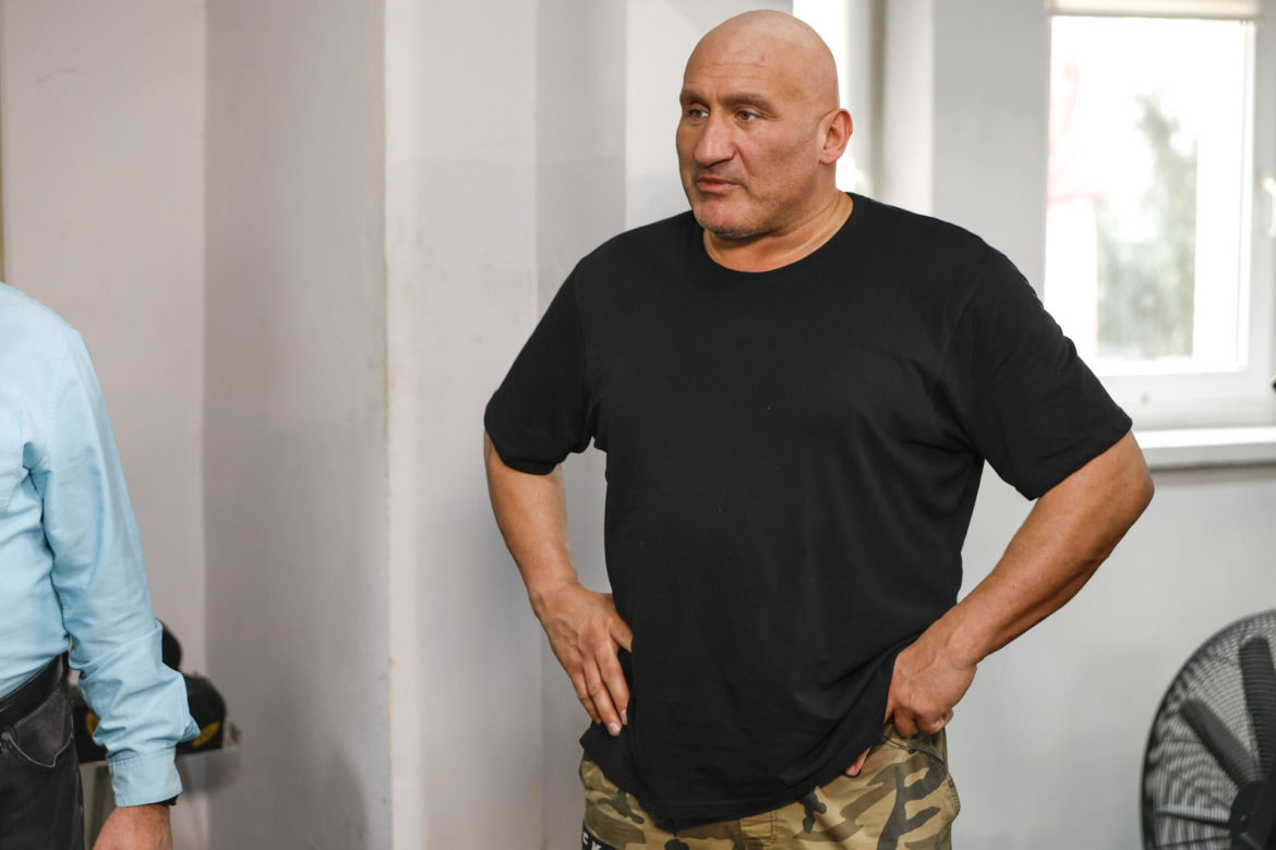 Marcin Najman w "Policjantkach i Policjantach"! Zobacz galerię z planu zdjęciowego