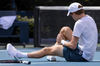 Jannik Sinner kończy sezon przez kontuzję. Kiedy lider ATP wróci na kort?