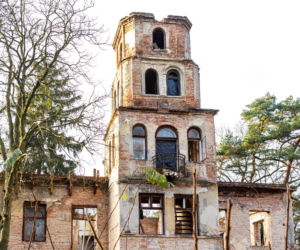 Opuszczona willa w Konstancinie