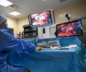 Polscy lekarze z Chin zoperaowali pacjentów w Warszawie. To pierwsze w historii operacje telerobotyczne na taką odległość