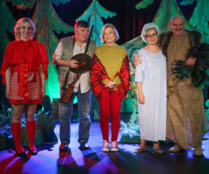 Na Wspólnej odc. 3366. Maria Zięba (Bożena Dykiel), Włodek (Mieczysław Hryniewicz), Nina (Liliana Jakubowska), Honorata (Aleksandra Konieczna), Roman (Waldemar Obłoza)