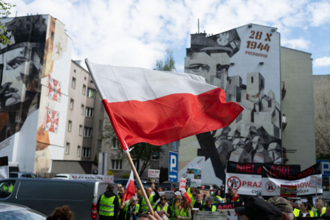 Dramat setek rodzin pod Warszawą! Nowa autostrada zburzy ich domy?! „Żyjemy na bombie”